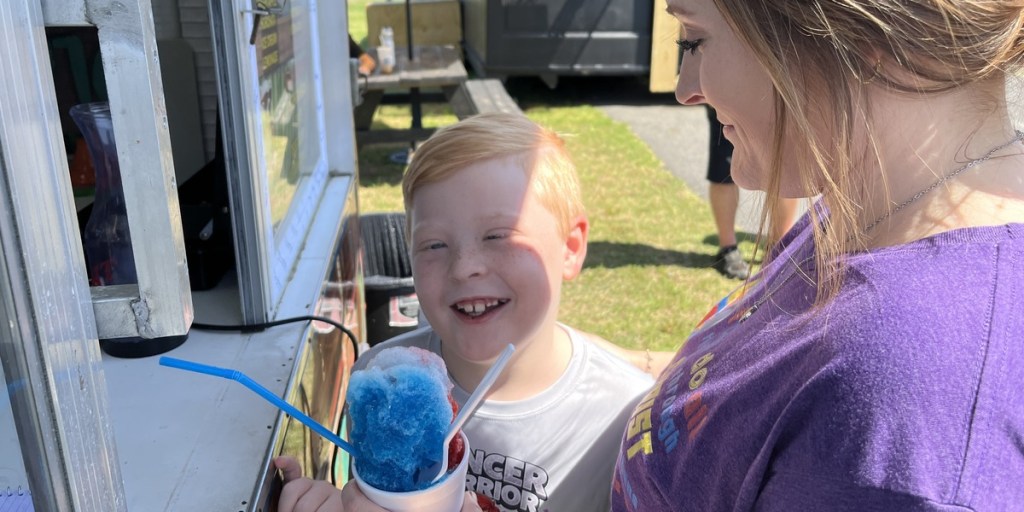 Snow cone fundraiser held for 7-year-old fighting&nbsp;cancer