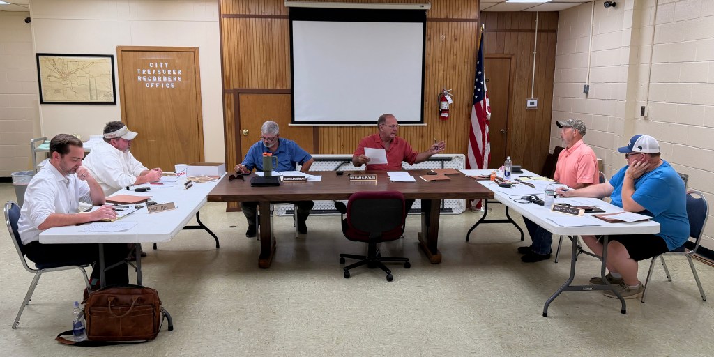 City considers options for industrial property, street repairs and park&nbsp;improvements