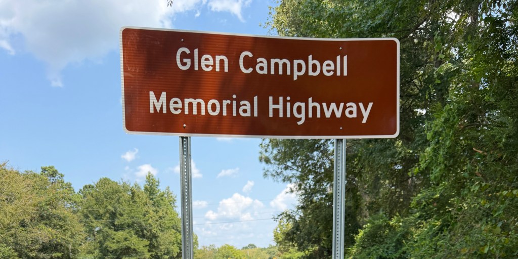 Glen Campbell honored with highway&nbsp;designation